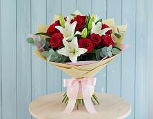 Букет цветов из:  Лилии и Розы в Михайловском Республика Северная Осетия - Алания