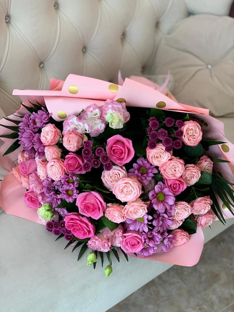 Букет цветов из: Хризантемы, Розы и Лизиантусы в Михайловском Республика Северная Осетия - Алания