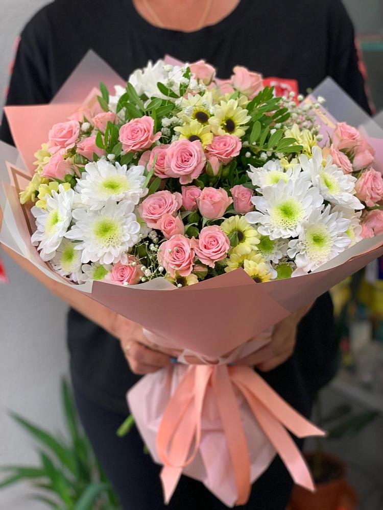 Букет цветов из: Розы и Хризантемы в Михайловском Республика Северная Осетия - Алания