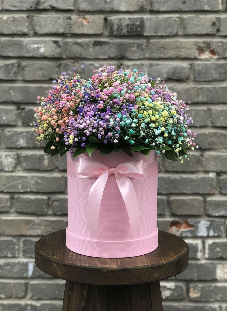 Цветочная композиция из Гипсофила и Розы в шляпной коробке в Михайловском Республика Северная Осетия - Алания