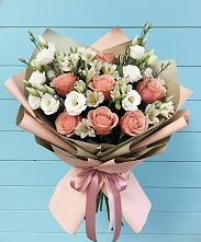 Букет цветов из:  Розы, Альстромерии и Лизиантусы #REPLACE_PRED# Михайловском Республика Северная Осетия - Алания