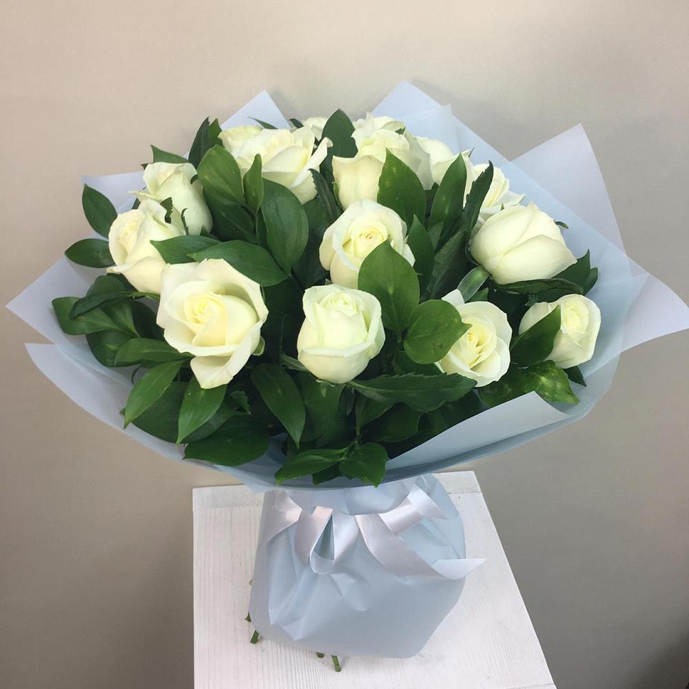 Букет 15 Белых роз Проуд в Михайловском Республика Северная Осетия - Алания