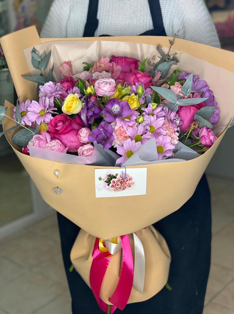 Букет цветов из: Хризантемы, Гвоздики и Альстромерии в Михайловском Республика Северная Осетия - Алания