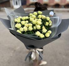 Букет Белые кустовые розы Солинеро #REPLACE_PRED# Михайловском Республика Северная Осетия - Алания
