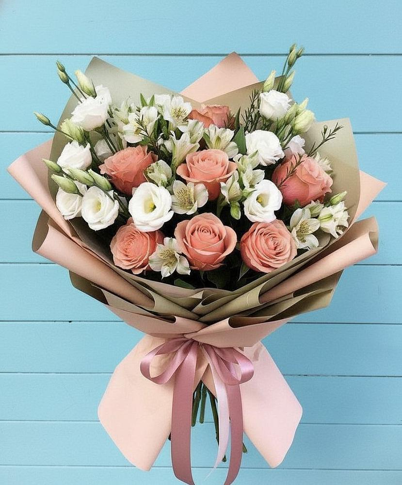 Букет цветов из: Розы, Альстромерии и Лизиантусы в Михайловском Республика Северная Осетия - Алания