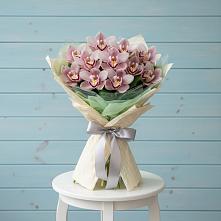 Букет цветов из:  Орхидеи и Розы в Михайловском Республика Северная Осетия - Алания