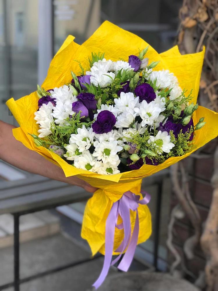 Букет цветов из: Ирисы, Хризантемы и Ромашки в Михайловском Республика Северная Осетия - Алания