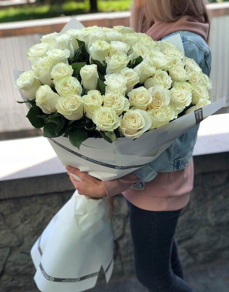 35 Белых роз в Михайловском Республика Северная Осетия - Алания Букет 35 Белых роз в Михайловском Республика Северная Осетия - Алания
