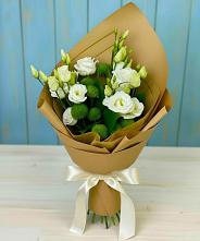 Букет цветов из:  Хризантемы и Лизиантусы в Михайловском Республика Северная Осетия - Алания