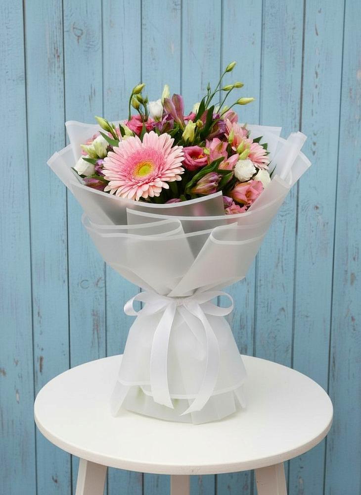 Букет цветов из: Герберы, Альстромерии и Лизиантусы в Михайловском Республика Северная Осетия - Алания