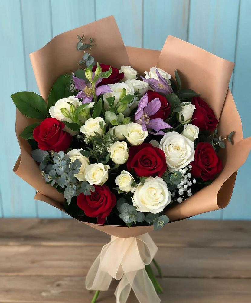 Букет цветов из: Розы и Альстромерии в Михайловском Республика Северная Осетия - Алания