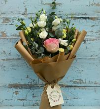 Букет цветов из:  Розы и Лизиантусы в Михайловском Республика Северная Осетия - Алания