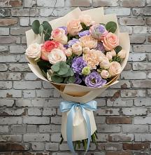 Букет цветов из:  Розы, Лизиантусы и Гвоздики #REPLACE_PRED# Михайловском Республика Северная Осетия - Алания